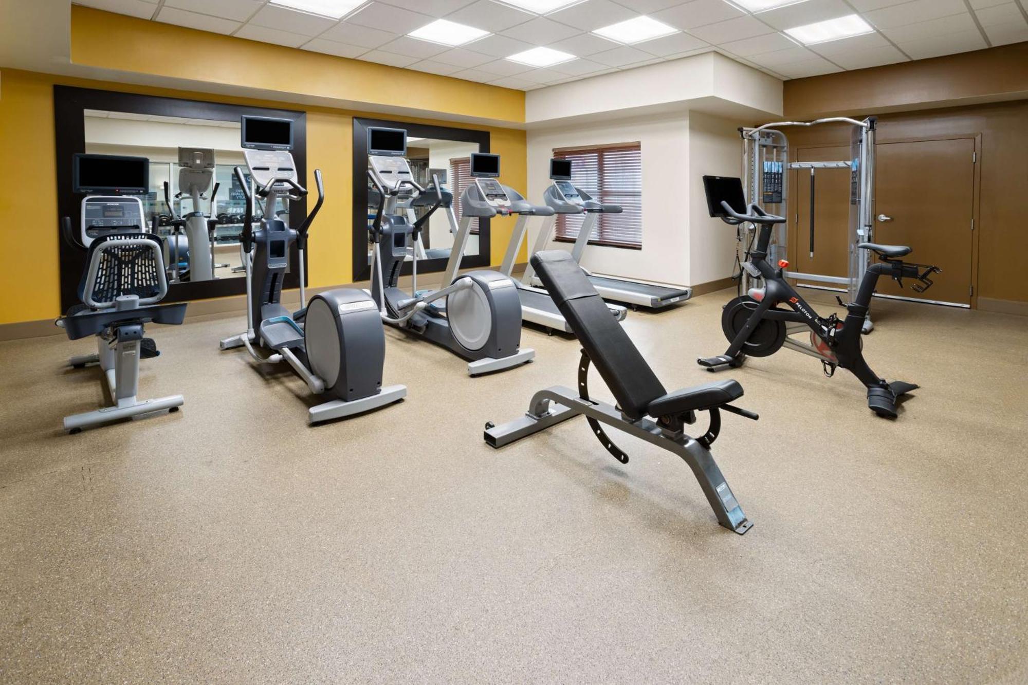 Hilton Garden Inn Milford Extérieur photo