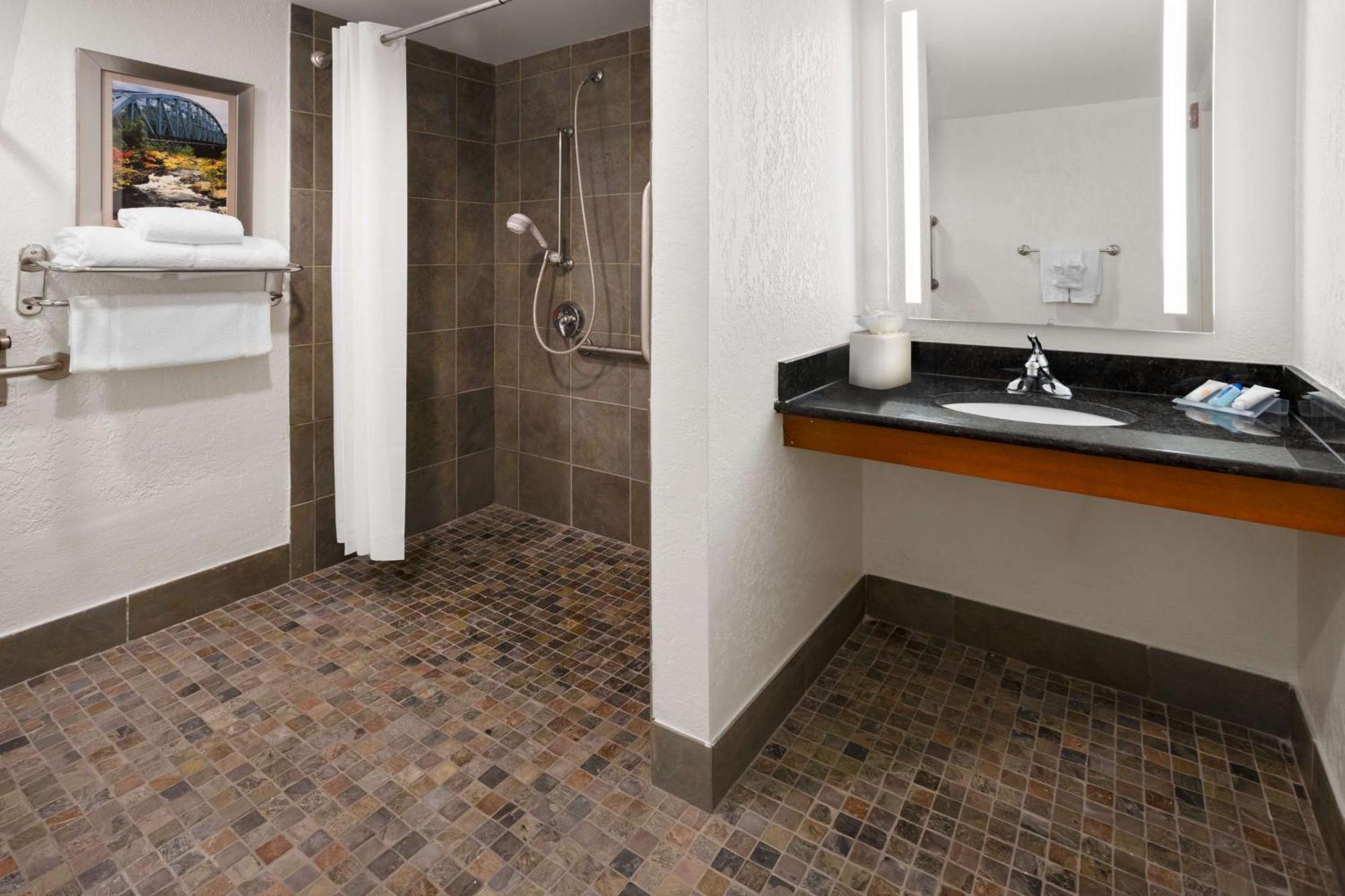Hilton Garden Inn Milford Extérieur photo